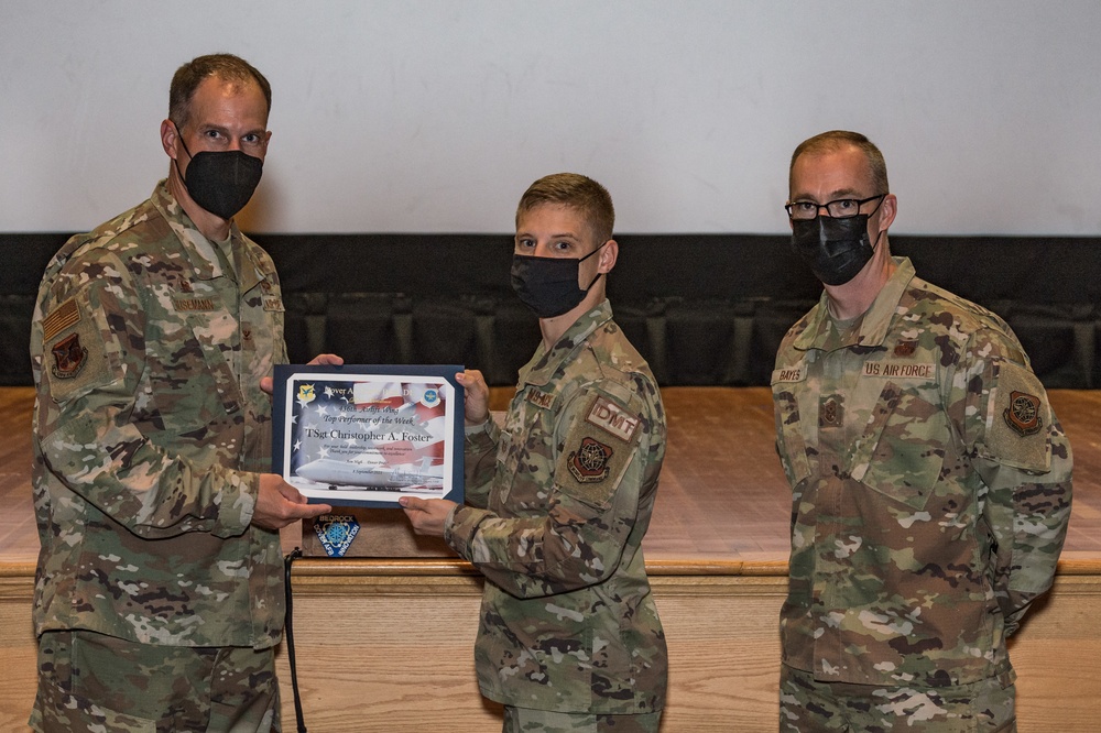 436th Airlift Wing leadership recognizes Top Performer for Sept.