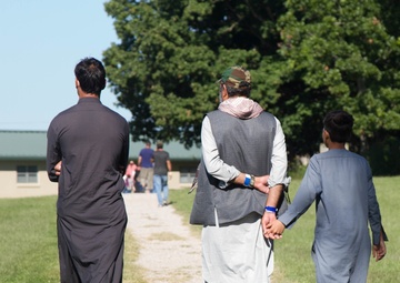 Soldiers rely on deployment experience to help Afghan evacuees