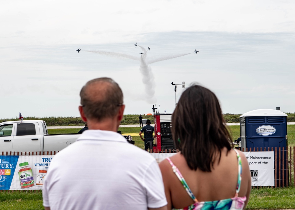 Thunderbirds Rock Cleveland National Air Show