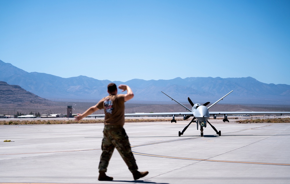 556th TES tests warm refuel