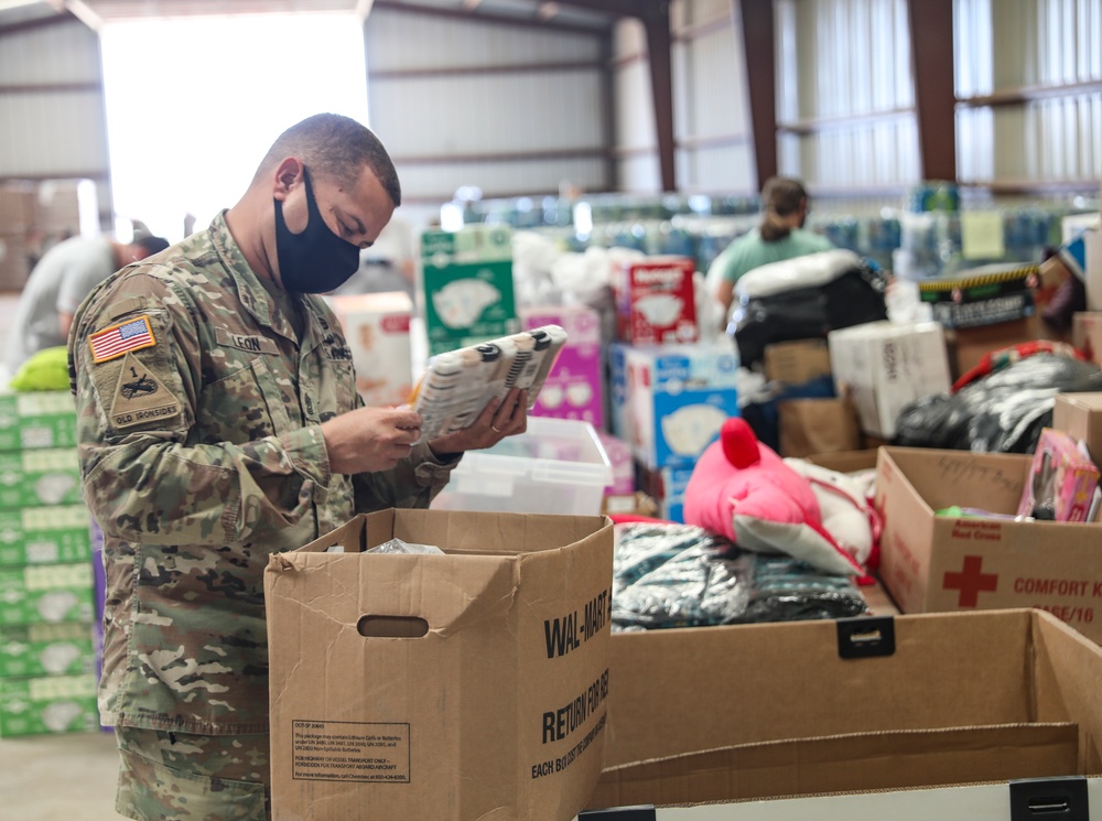 Spouses of senior leadership volunteer at Fort Bliss’ Doña Ana Complex