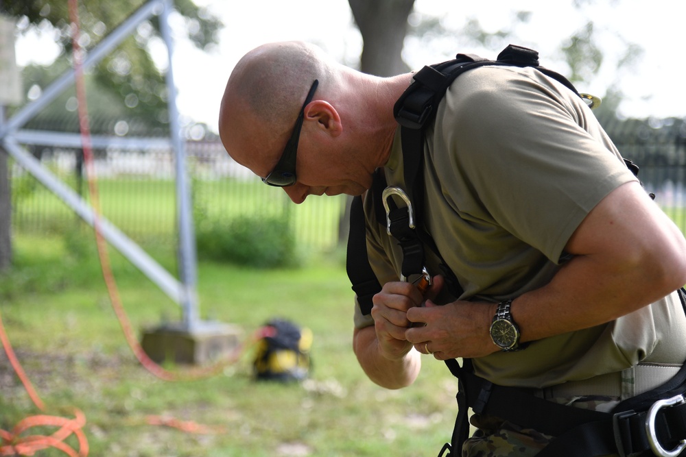 81st TRW leadership tours 85th EIS