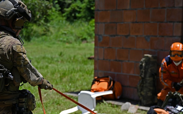 Special Tactics participate in Ángel de los Andes Cooperación VII
