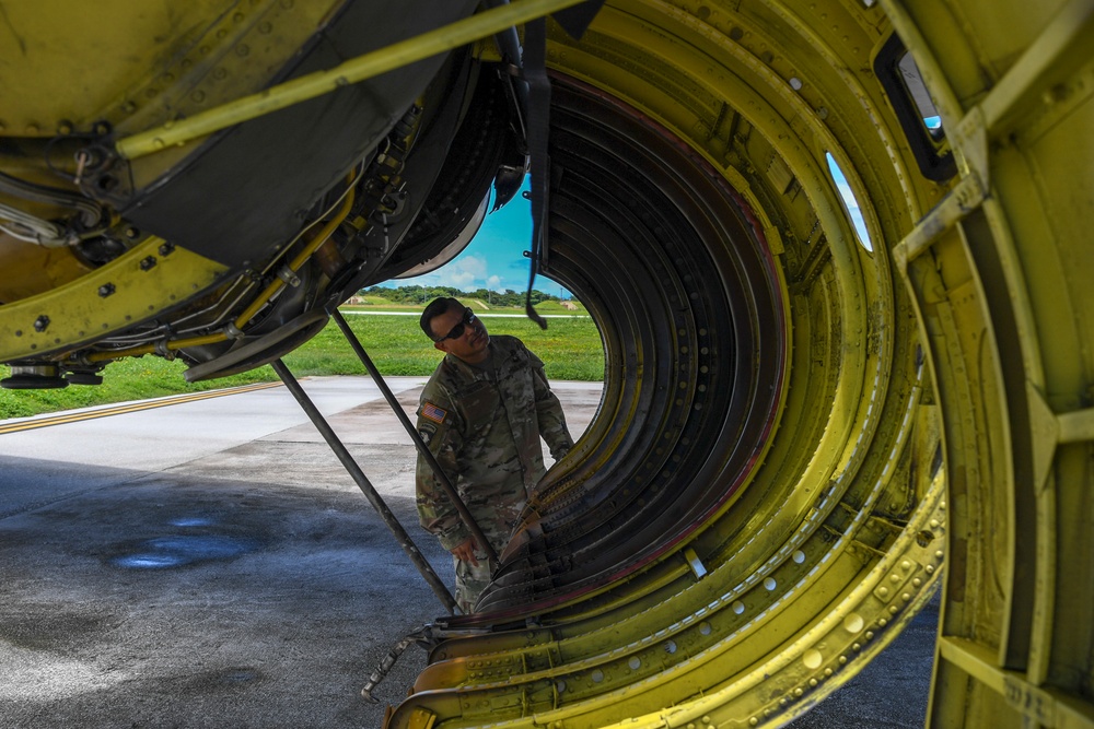 Barksdale Pilots give Task Force Talon a Tour of B-52