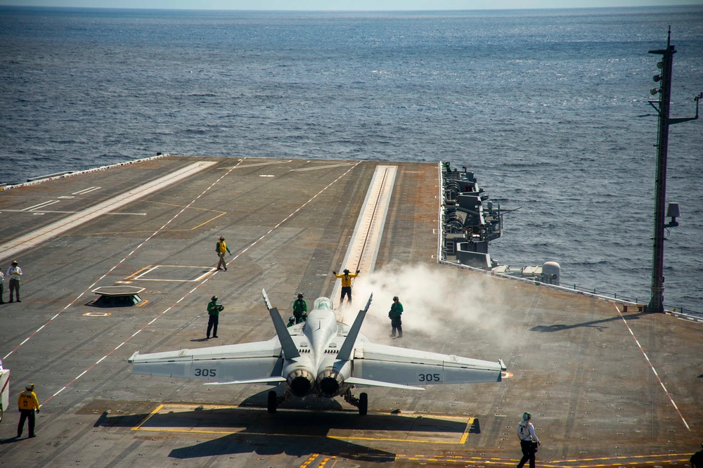 DVIDS - Images - F/A-18E Prepares to Launch Off GHWB Flight Deck [Image ...