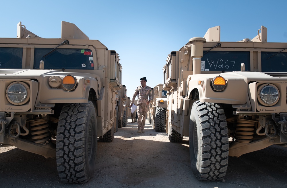 Iraqi troops equip to provide regional stability