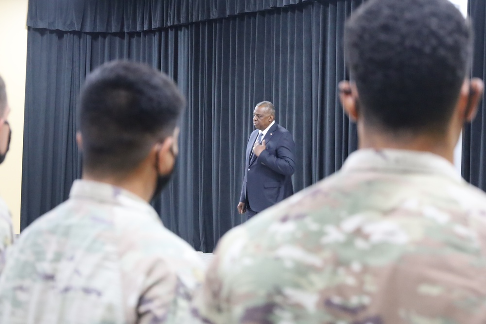 SECDEF Visits Camp Arifjan