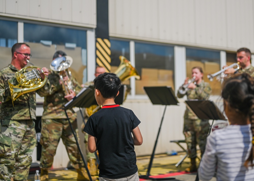 U.S. Army Europe- Africa Band and Chorus perform for evacuees at Ramstein Air Base