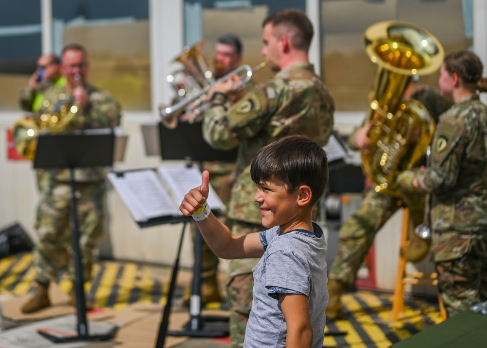 U.S. Army Europe- Africa Band and Chorus perform for evacuees at Ramstein Air Base