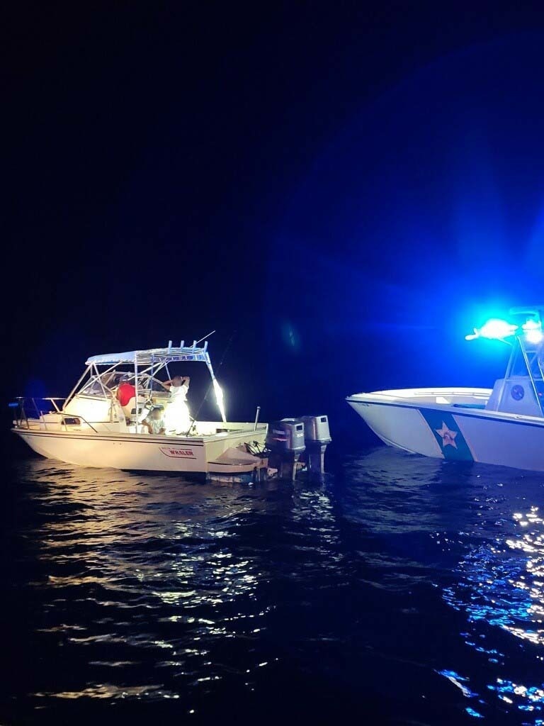 Coast Guard transfers 12 migrants to Bahamas