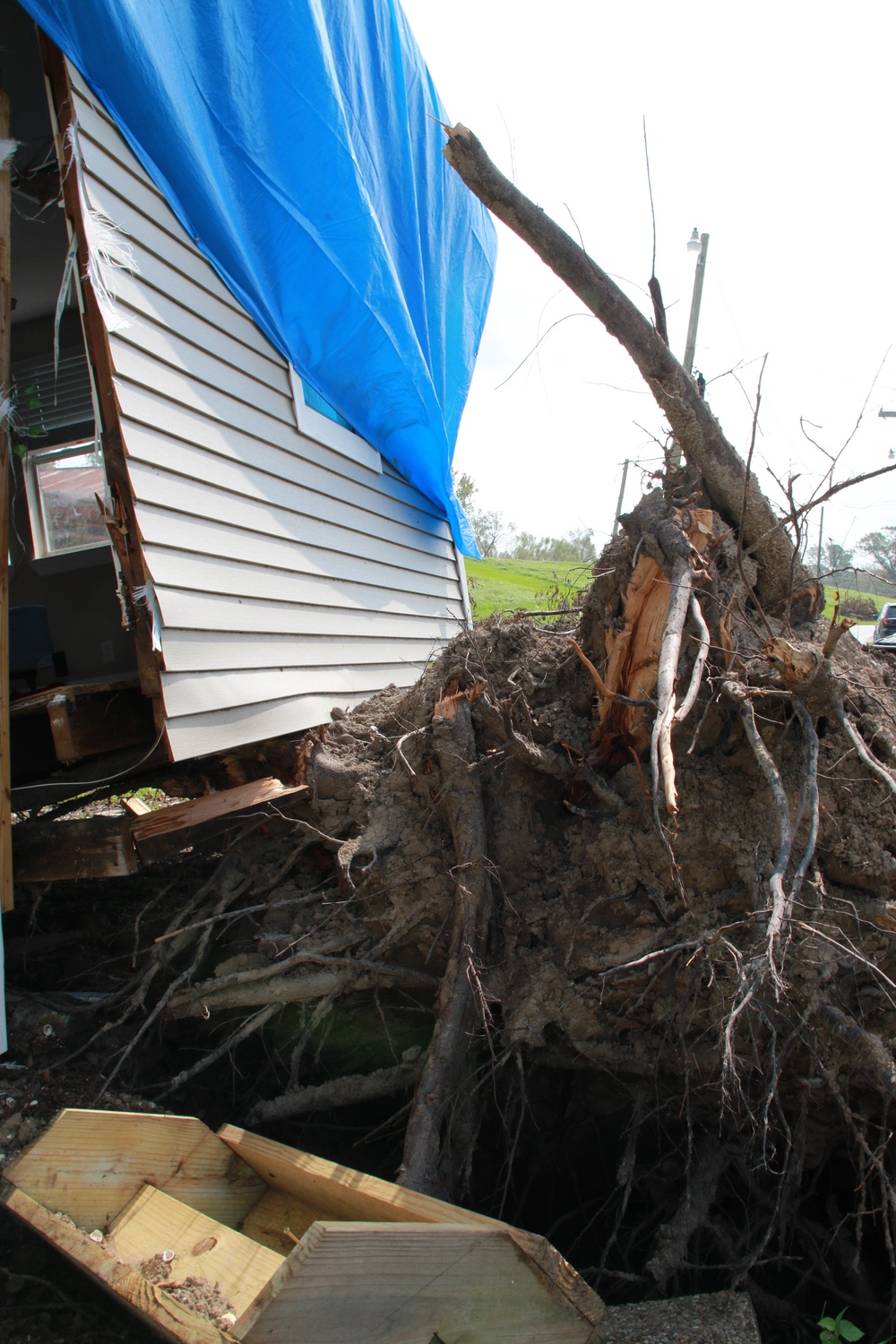 USACE Emergency Temporary Power team inspects generator in southeastern Louisiana