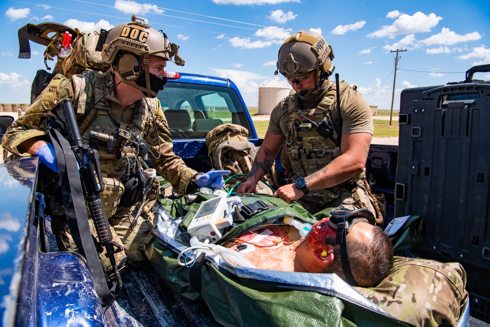 Aiding the Warrior, Preserving the Mission: 27 SOSS Medical Team Conducts Prolonged Field Care Training Exercise