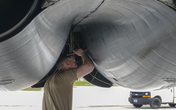 Airmen perform checks and fuels B-52