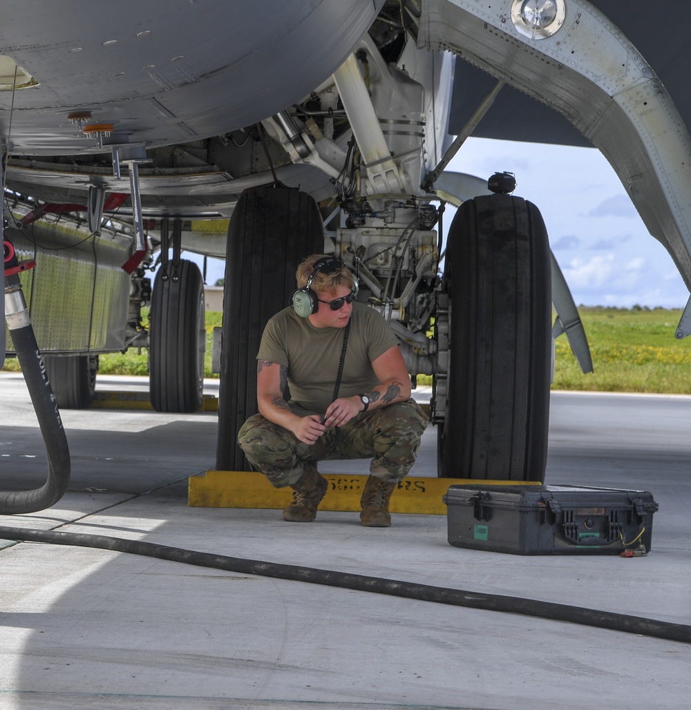 Airmen perform checks and fuels B-52