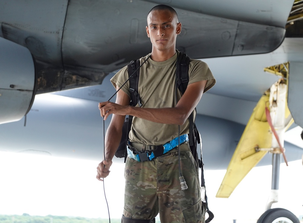 Airmen perform checks and fuels B-52