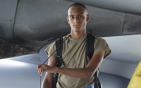 Airmen perform checks and fuels B-52