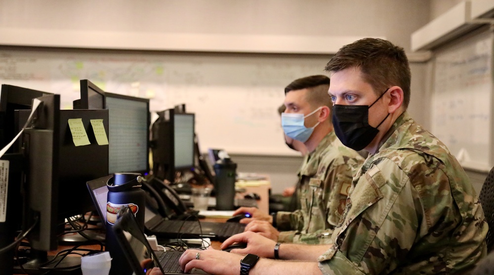 VCSAF GEN Allvin Visits DIRMOBFOR