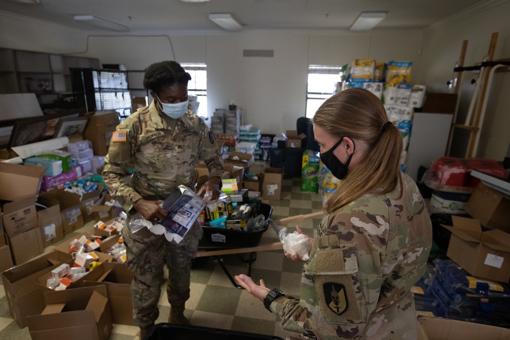 Alabama National Guard MPs Help Out At Tribal Distribution Center