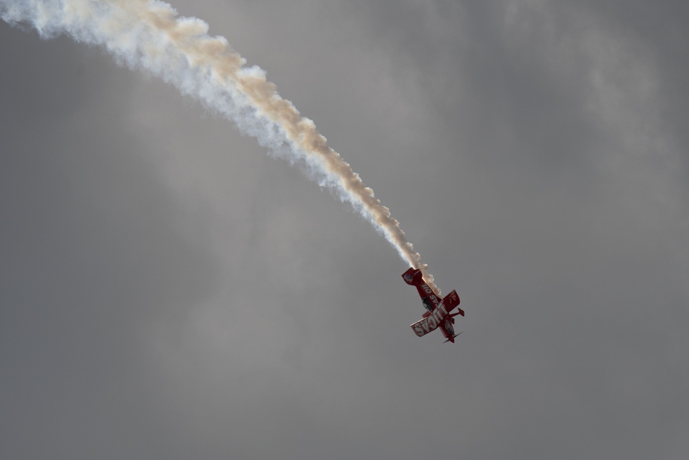 Wiskus wows at Pease air show