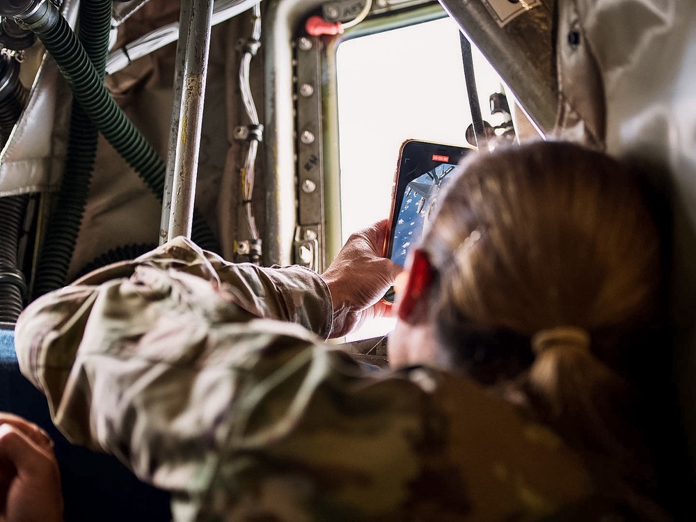 927th Airmen watch the refueling of F-16s