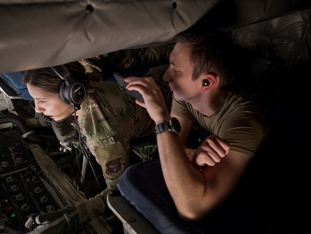 927th Airmen watch the refueling of F-16s