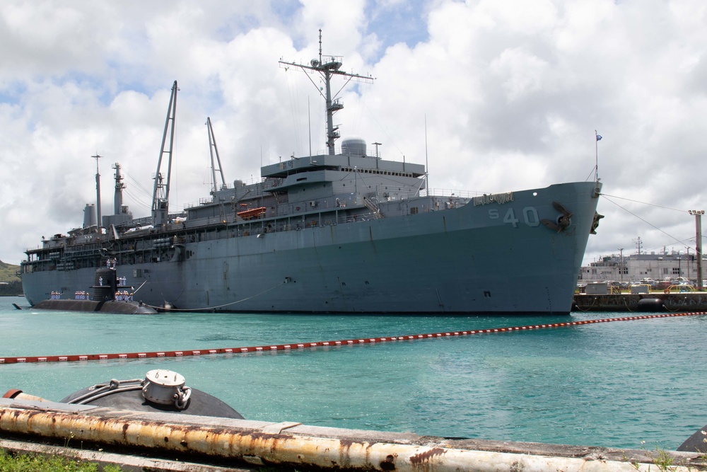 JMSDF Submarine Moors Alongside Frank Cable