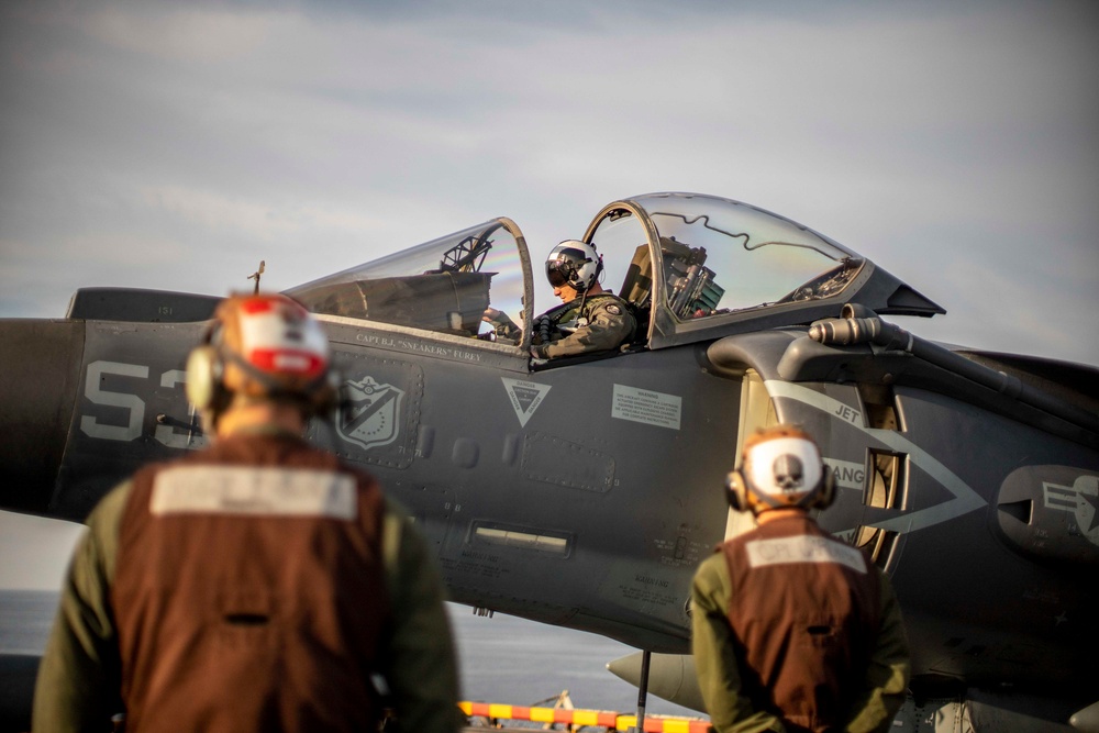 11th MEU ACE conducts routine flight operations aboard USS Essex (LHD 2)