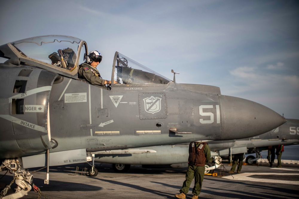 11th MEU ACE conducts routine flight operations aboard USS Essex (LHD 2)