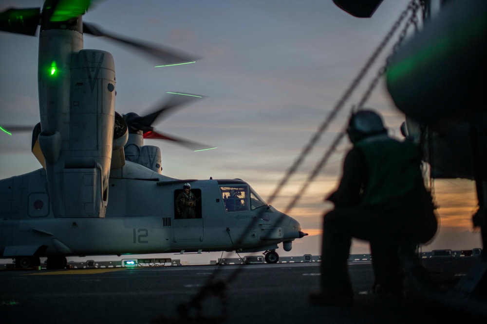 11th MEU ACE conducts routine flight operations aboard USS Essex (LHD 2)