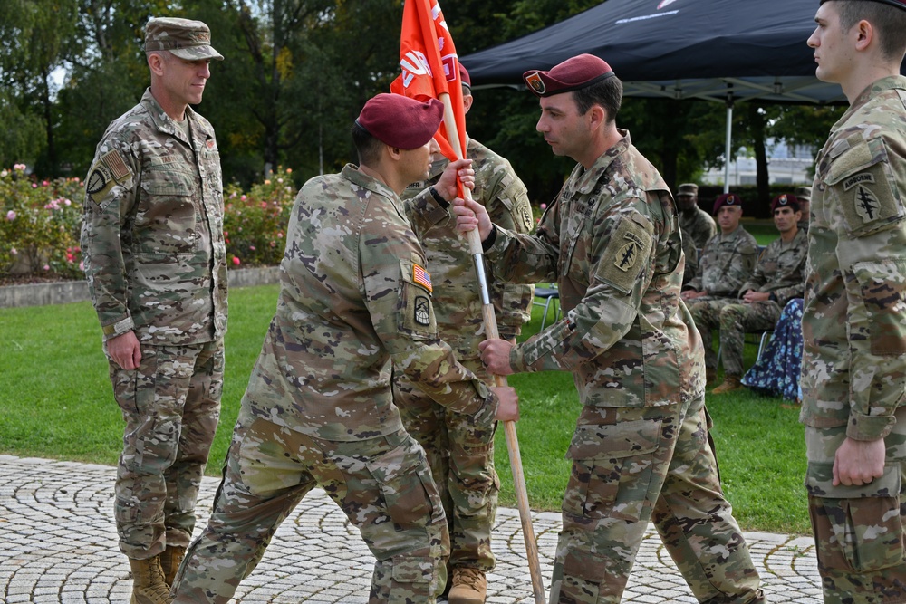 SOCEUR Signal Detachment, 112th Signal Battalion Change of Command