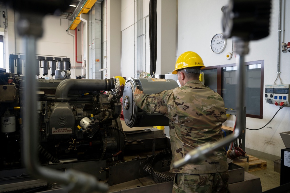 AGE Airmen support evacuees