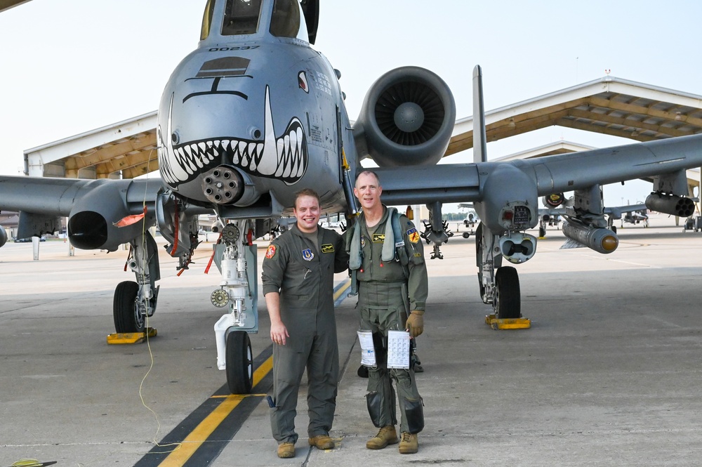 Lt. Col. John Marks hits 7000 hours in A-10