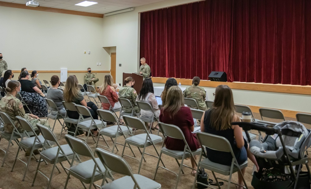 Chief of Staff of the Army and Sergeant Major of the Army Visit Fort Bragg