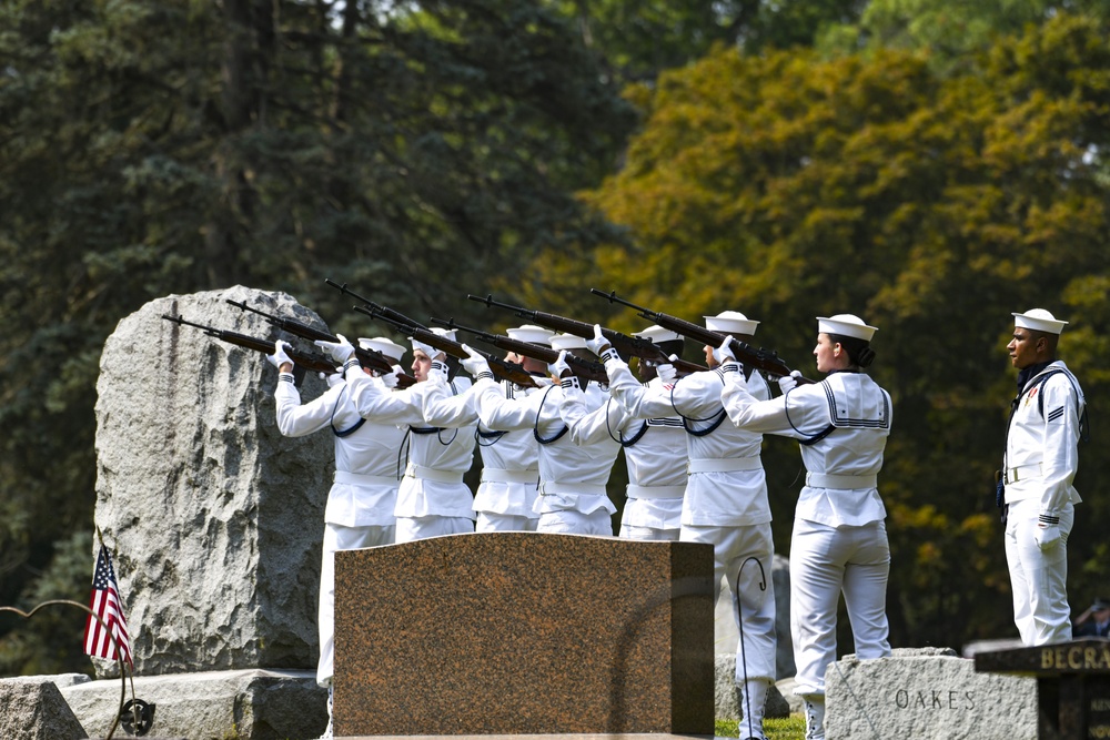 HM3 SOVIAK HONORED AT GRAVESIDE SERVICE