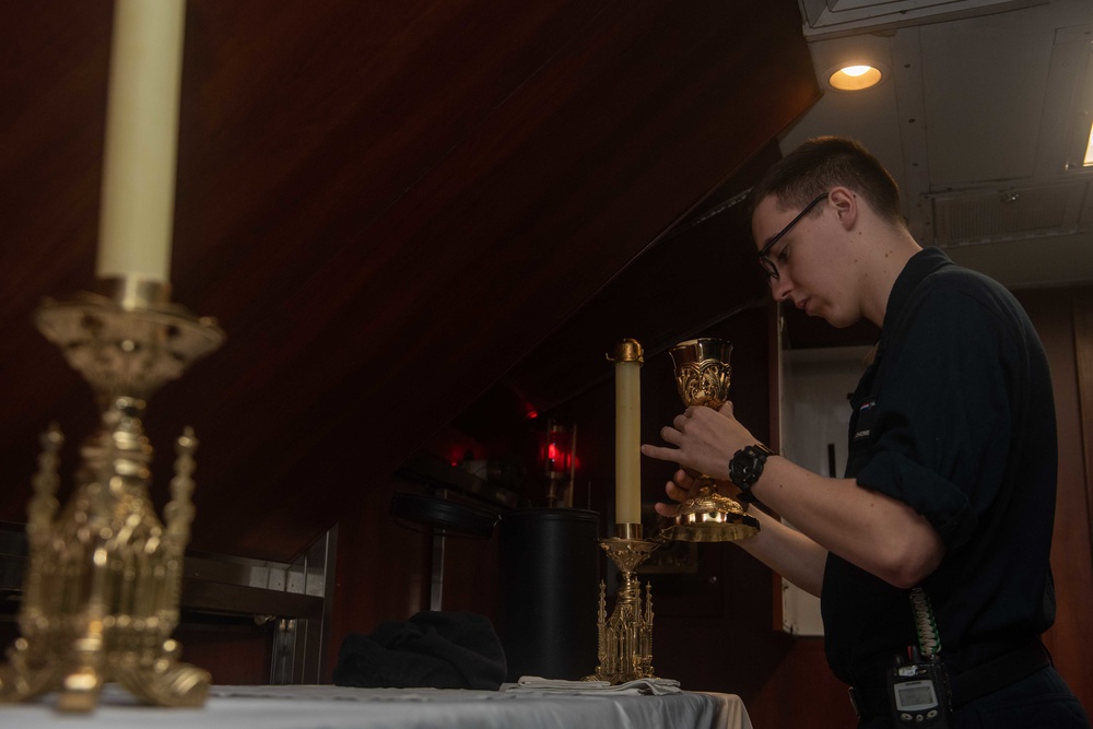 USS Ronald Reagan (CVN 76) Catholic Mass