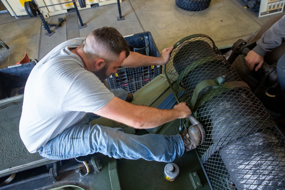 Tobyhanna contractors install CROWS systems on Marine AAVs