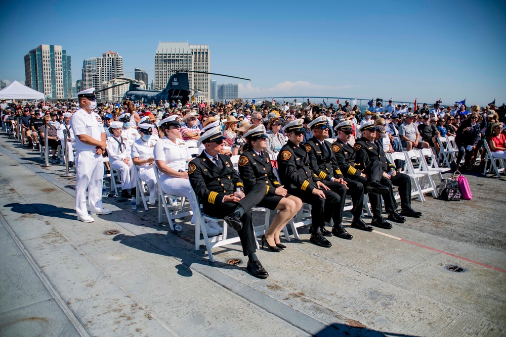 New Navy Reserve Chief Selects conduct &quot;Old Glory&quot; at 9/11 Memorial on USS Midway.