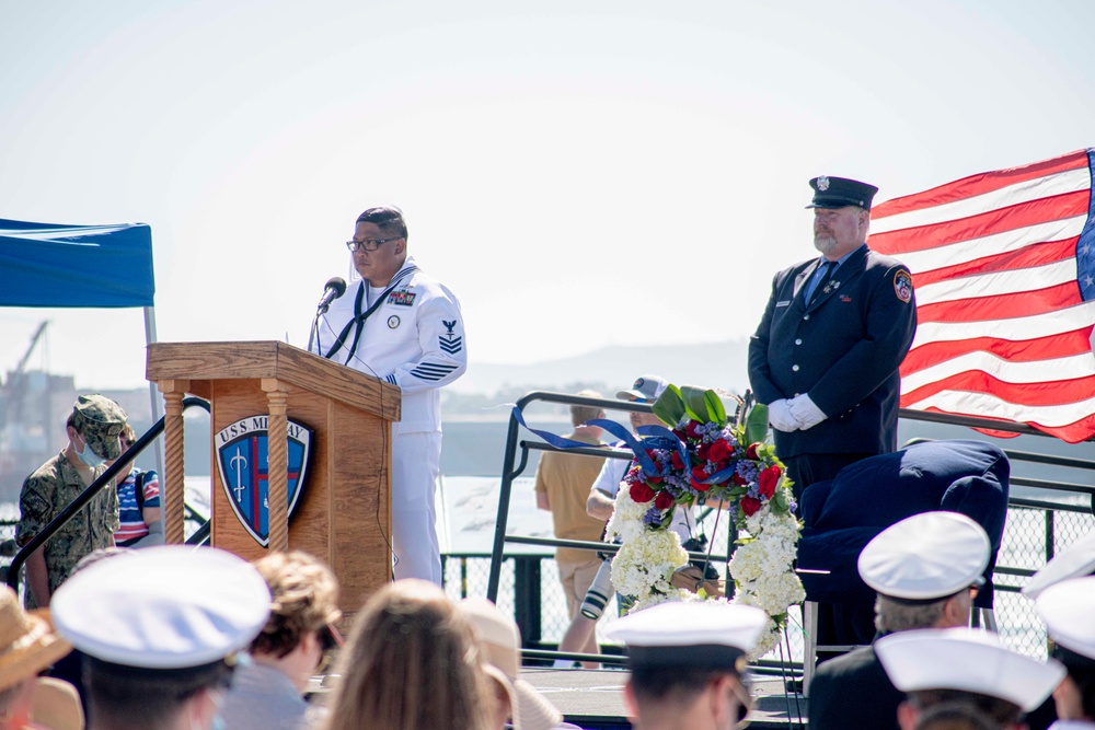 New Navy Reserve Chief Selects conduct &quot;Old Glory&quot; at 9/11 Memorial on USS Midway.