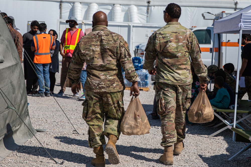 Chaplain helps feed Task Force-Holloman