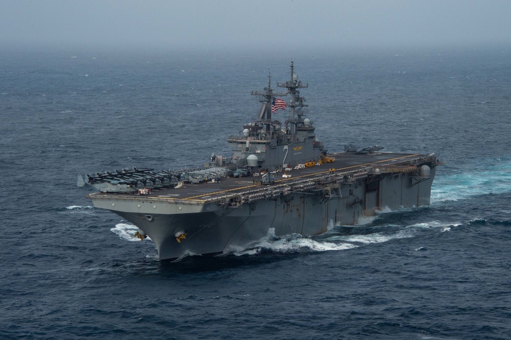 Essex Amphibious Ready Group Enters 5th Fleet