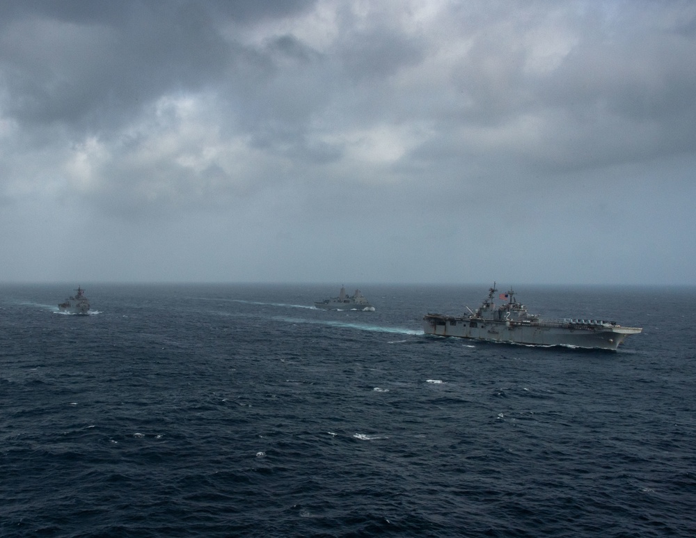 Essex Amphibious Ready Group Enters 5th Fleet