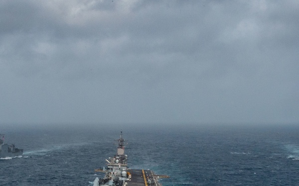 Essex Amphibious Ready Group Enters 5th Fleet