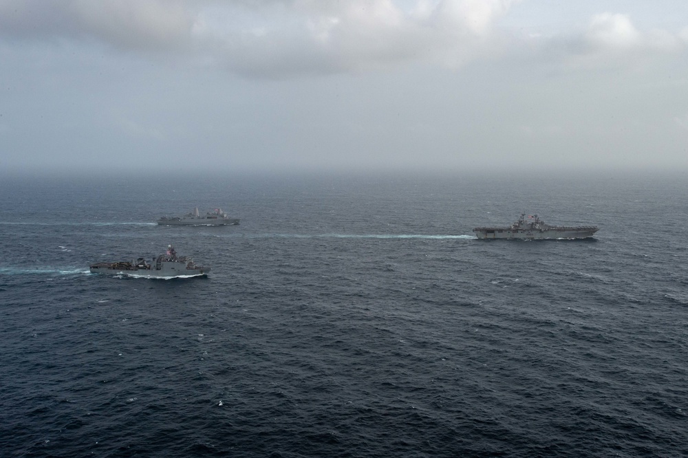 Essex Amphibious Ready Group Enters 5th Fleet