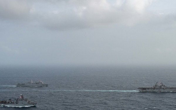 Essex Amphibious Ready Group Enters 5th Fleet