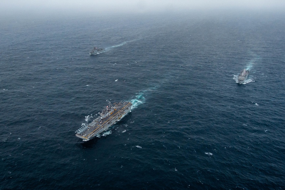 Essex Amphibious Ready Group Enters 5th Fleet