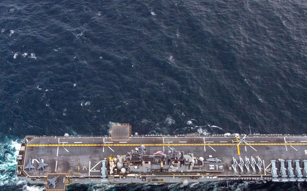 Essex Amphibious Ready Group Enters 5th Fleet