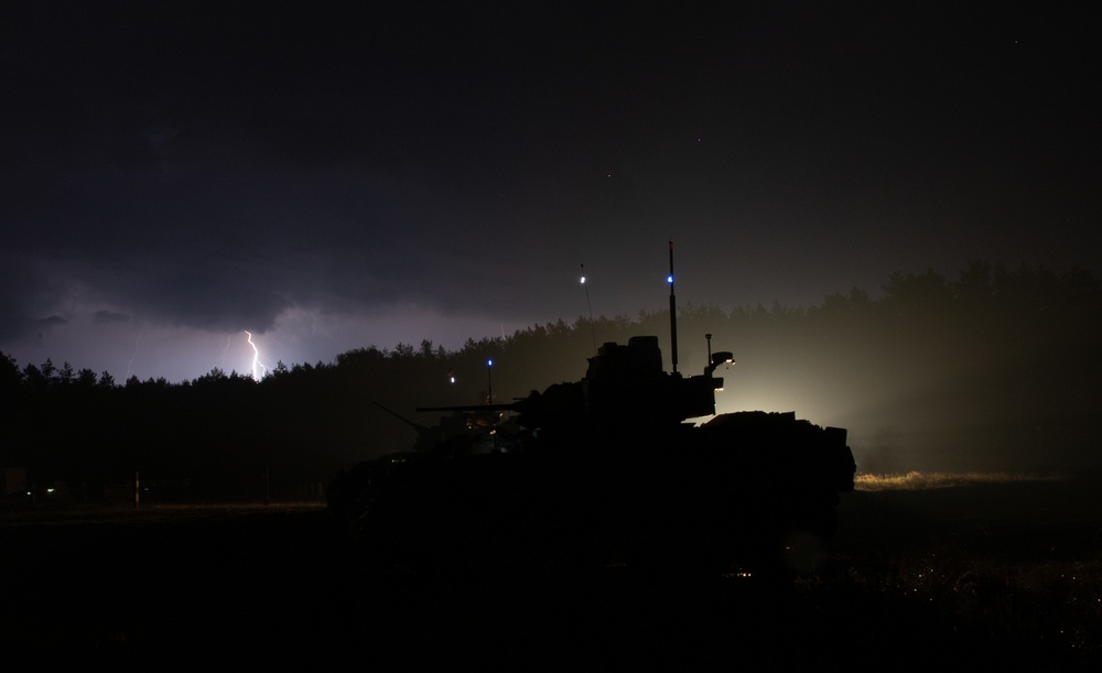 Fighting Aces conduct live-fire exercises from M2A3 Bradley Fighting Vehicles at DPTA