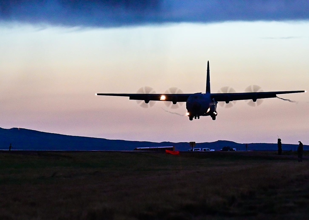 Air Force Reserve demonstrates strategic depth of combat airlift on Wyoming highway during training exercise