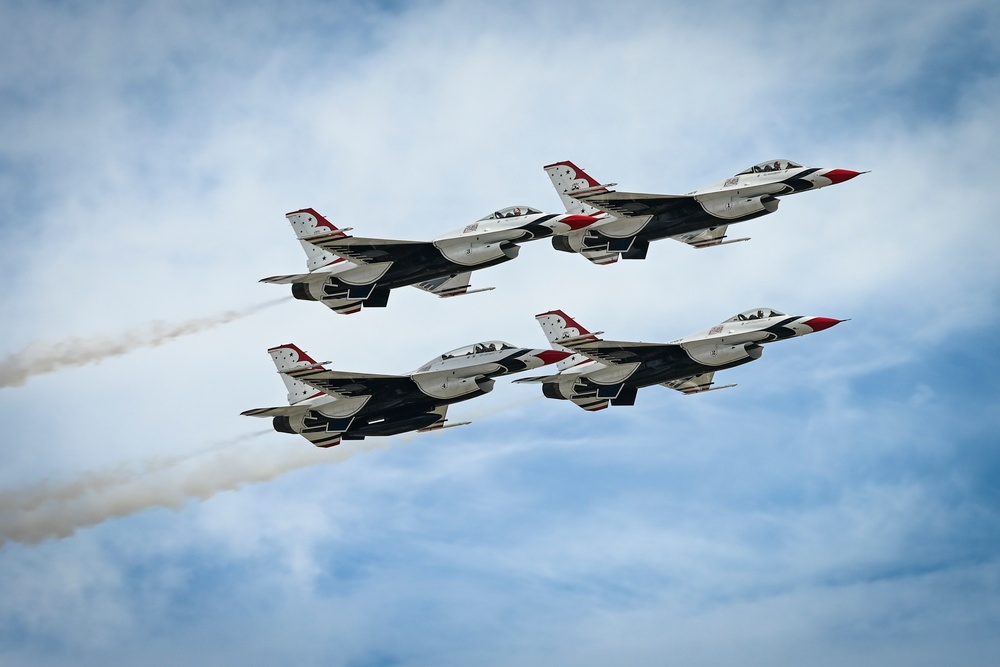 Thunderbirds at Thunder Over New Hampshire Air Show