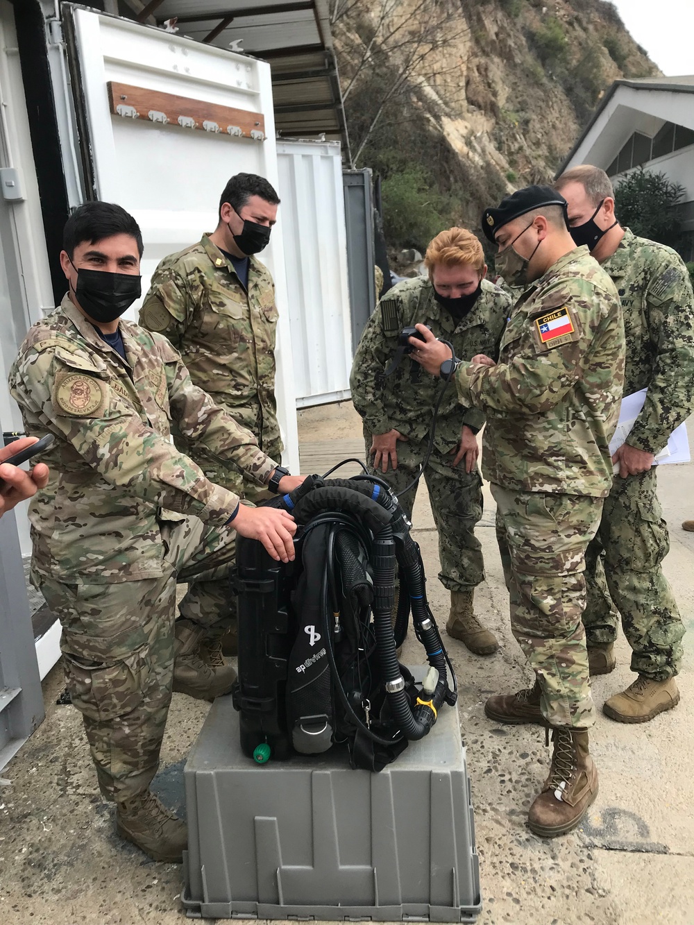 Chilean Navy and MDSU 2 Sailors Work Together During SPS 21